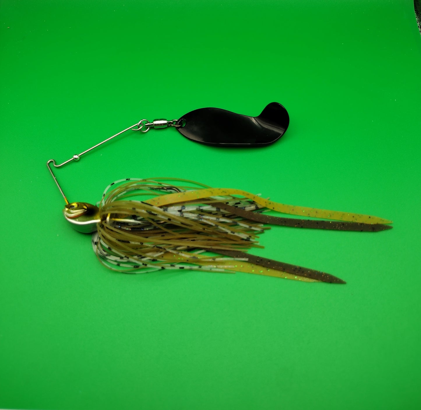 Gold S Black Blade Spinner Bait