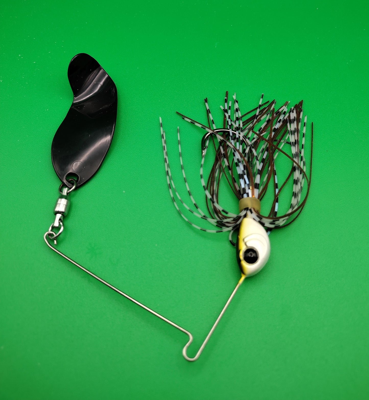 Shad R Black Blade Spinner Bait
