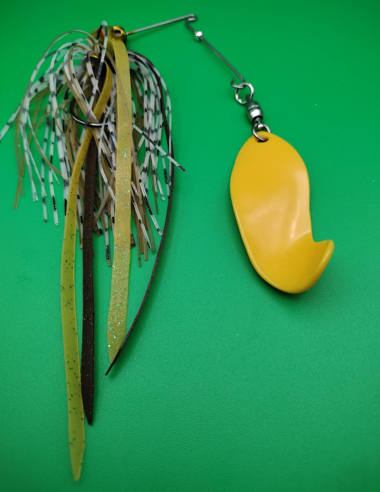 Gold S Golden Shiner Blade Spinner Bait