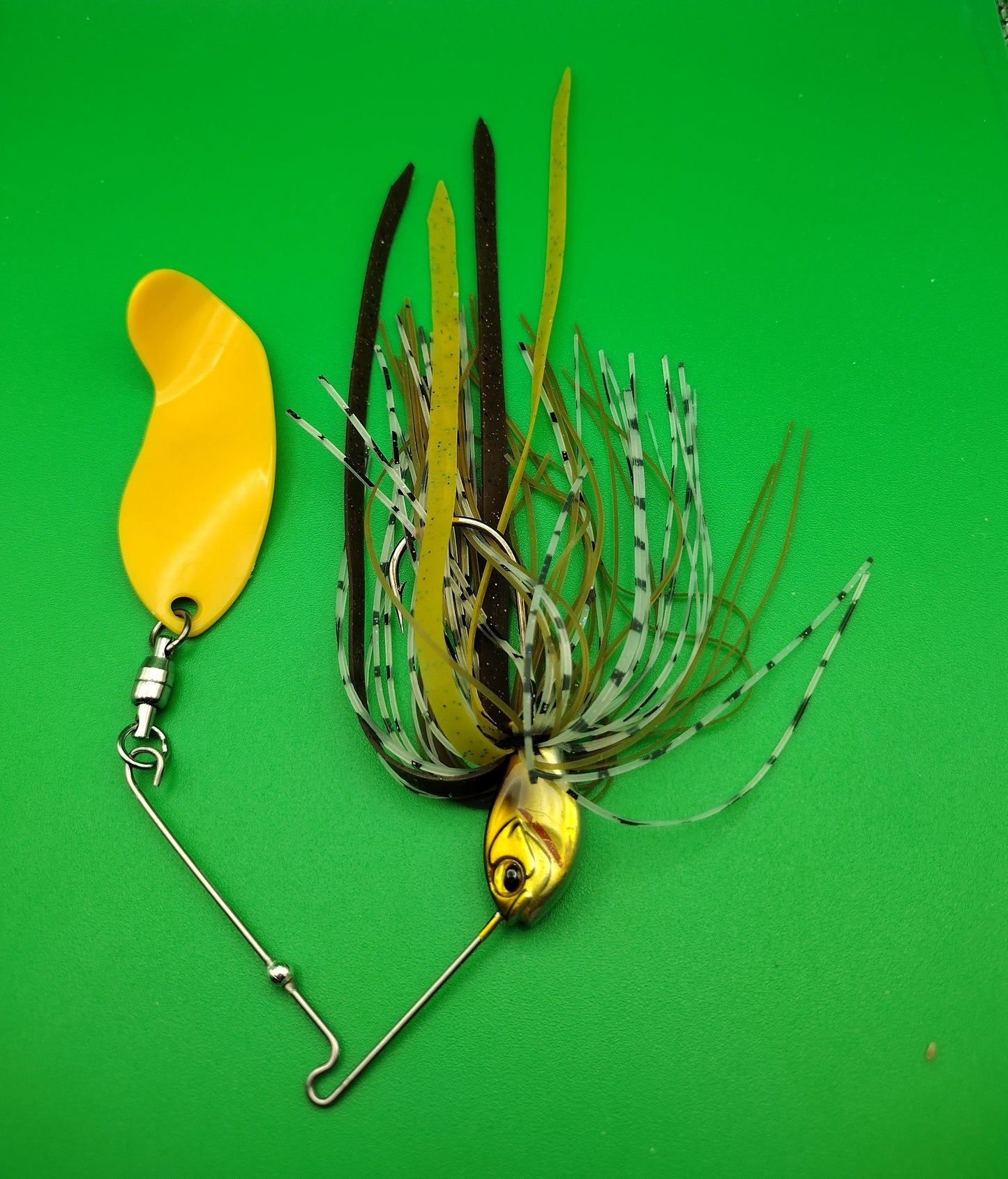 Gold S Golden Shiner Blade Spinner Bait